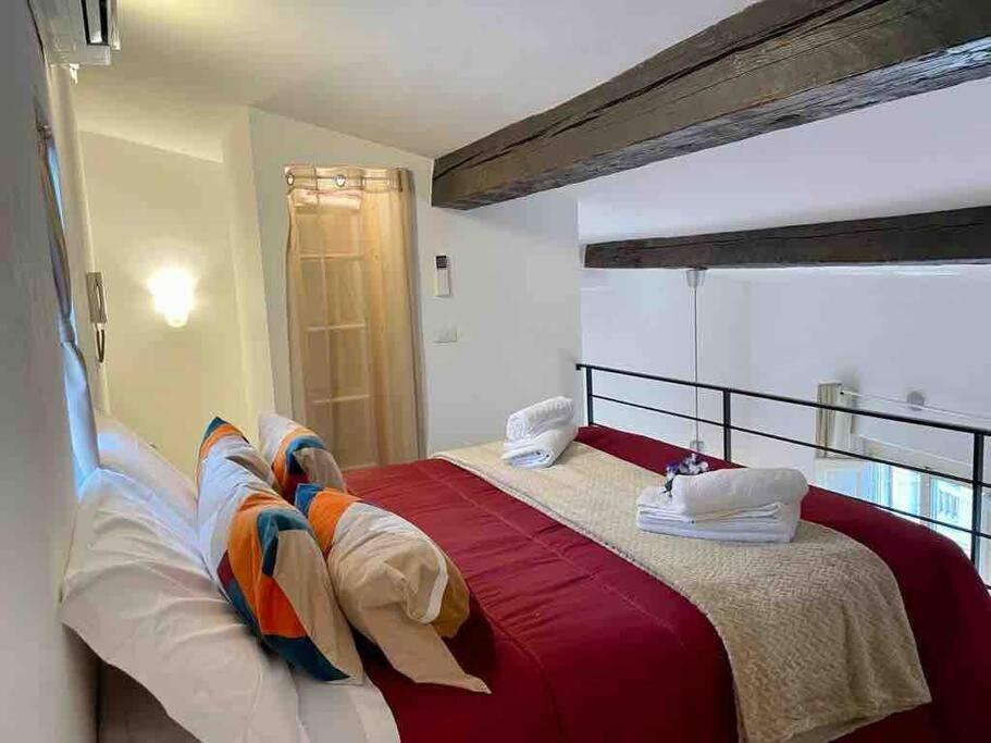 Appartamento Novella'S Loft Near Santa Maria Novella Station Firenze Esterno foto
